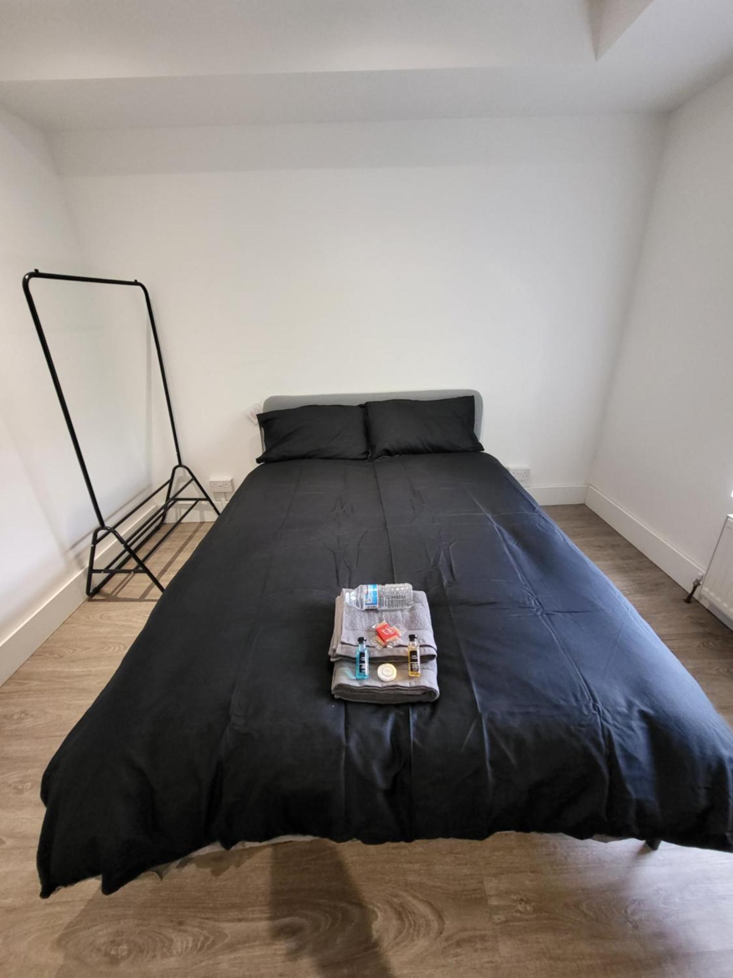 Private Room Near Central Ideal For City Explorers Londres Exterior foto